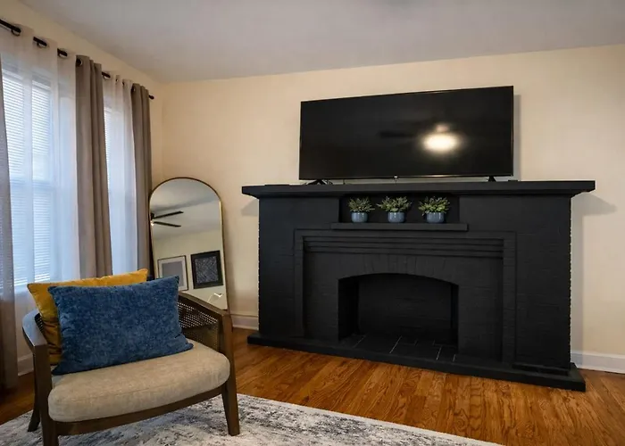 The Reset Space A Minimalist 1br Oasis Апартаменты Чикаго
