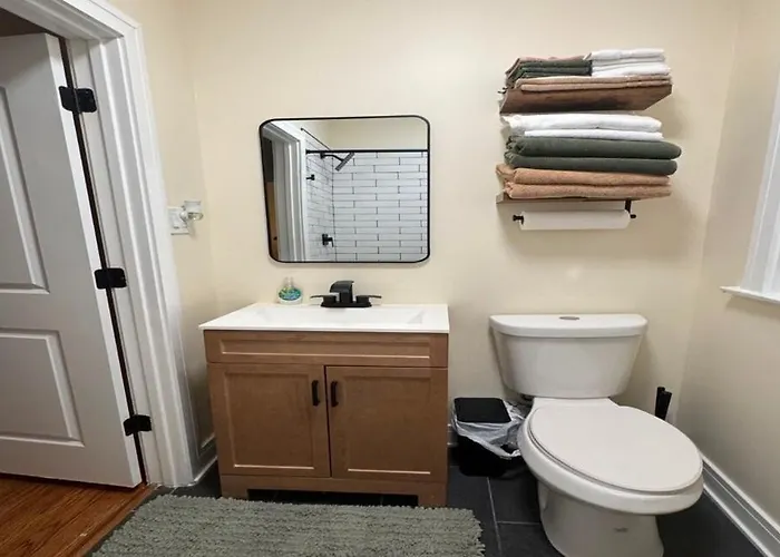 Апартаменты The Reset Space A Minimalist 1br Oasis *